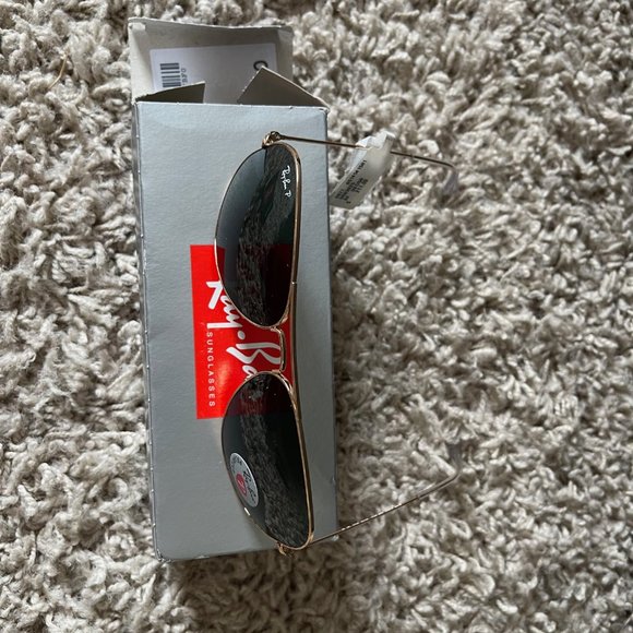 Ray-Ban RB3025 Aviator Arista Green Polarized Sunglasses - Picture 3 of 7